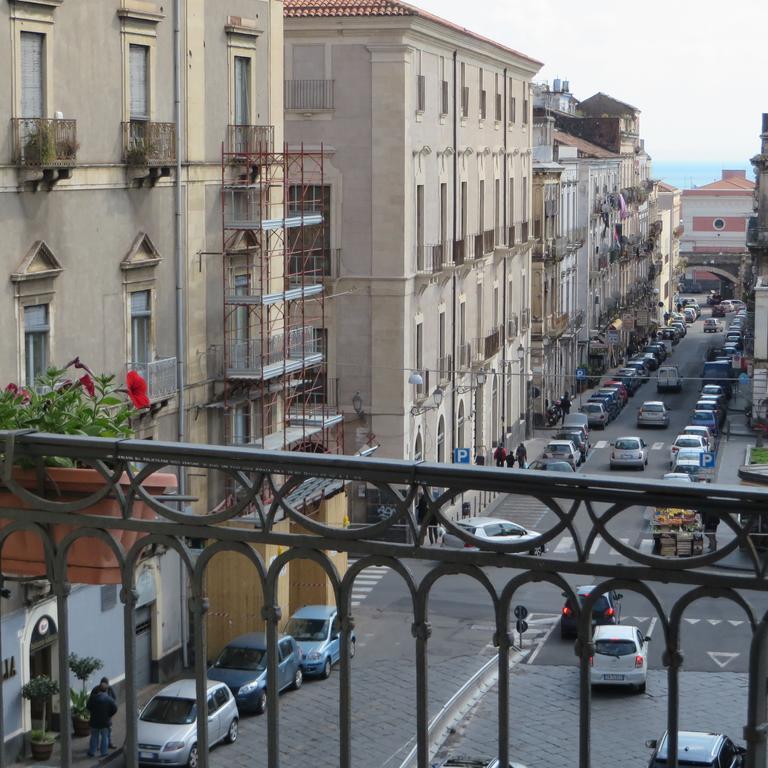 B&B Al Teatro Massimo Катанія Номер фото
