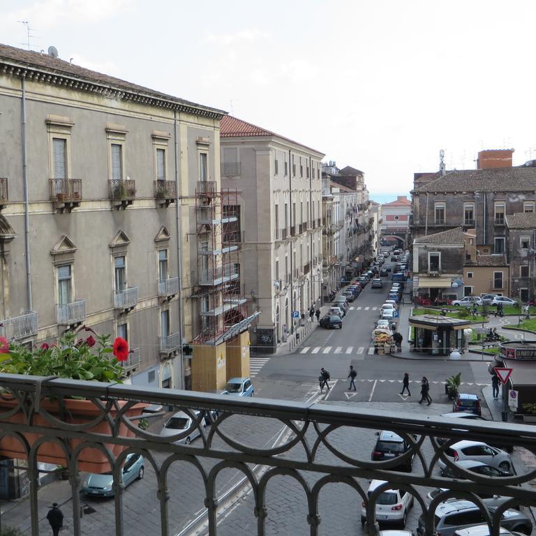 B&B Al Teatro Massimo Катанія Номер фото