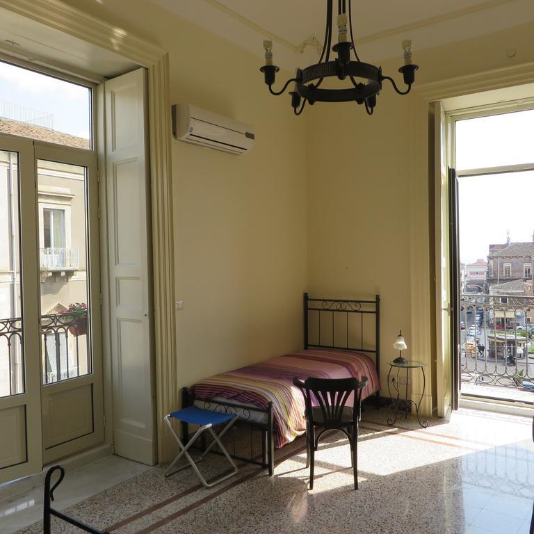B&B Al Teatro Massimo Катанія Номер фото