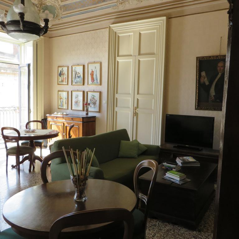 B&B Al Teatro Massimo Катанія Екстер'єр фото