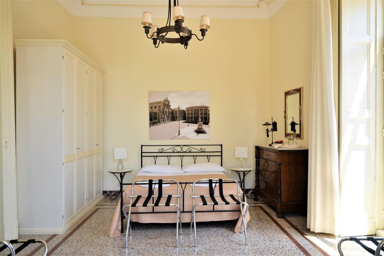 B&B Al Teatro Massimo Катанія Екстер'єр фото